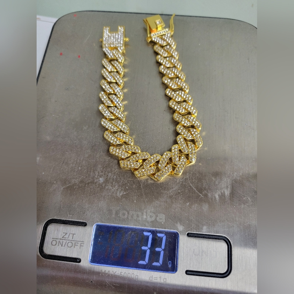18kgp Iced Out 10mm 8" Elegant Gold Bracelet. Iced Lock.